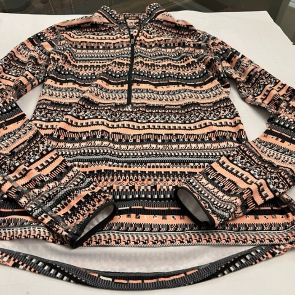 🍉Gently used Girls Nike half zip pullover size YL